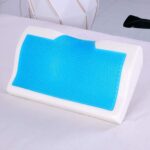 Kølepude med memory foam til støtte af hoved og nakke med kølende overflade til behagelig søvn - Billede 2