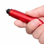 Kompakt bil flugthammer med seleskærer, rudehammer og holder til nødbrug i bilen