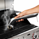 Elektrisk grillbørste med roterende børstehoved til hurtigere rengøring af grillriste - Billede 2