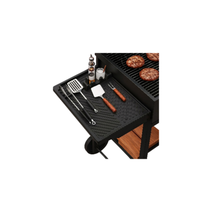 Grillredskabsmåtte i silikone i grå, orange og sort til ren og organiseret sidehylde ved grillen